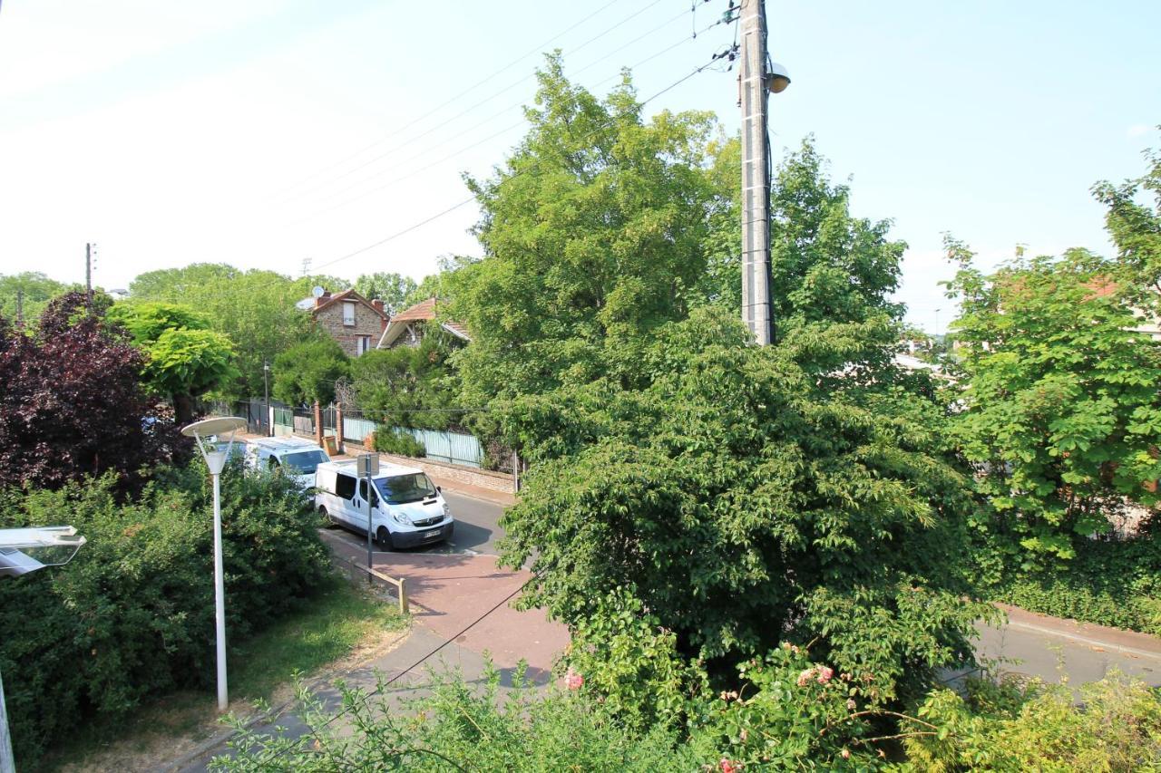 Disponible - Appartement Entier - Ligne H 15Mn Paris-Gare Du Nord, Parking Rue Gratuit, 4 Pers, Station De Train En Face Toutes Les 15Mn, Hippodrome, Cdfas, Universite, Borne Electrique, 1Er Etage Eaubonne Exteriör bild